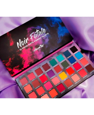 AMOR US PALETA DE SOMBRAS NOIR FATALE  MATTE C/32 TONOS.