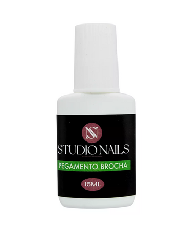 STUDIO NAILS PEGAMENTO RESINA EN BROCHA 15 ML.